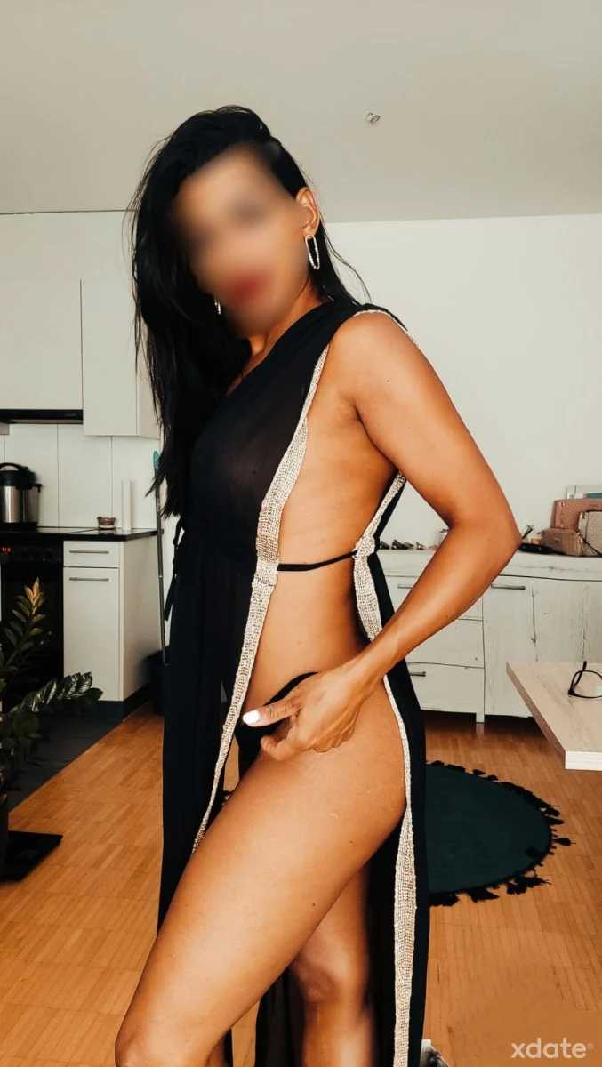 JennyTantraMassagenBasel (31).jpg